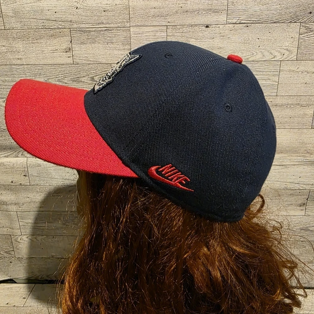 Nike Red  and Navy Huskies Logo Baseball Cap